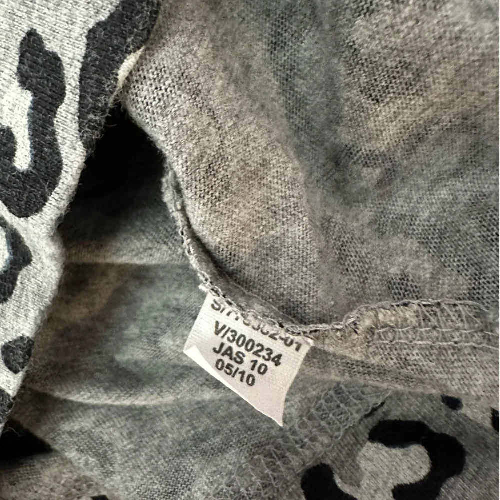 2010 Old Navy Animal Leopard Print Cardigan in Gray Size 5T Girls
